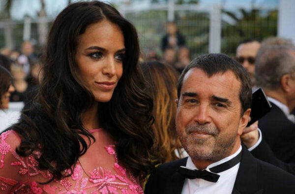 Arnaud Lagardère dément sa séparation avec Jade... elle efface le démenti et poste encore