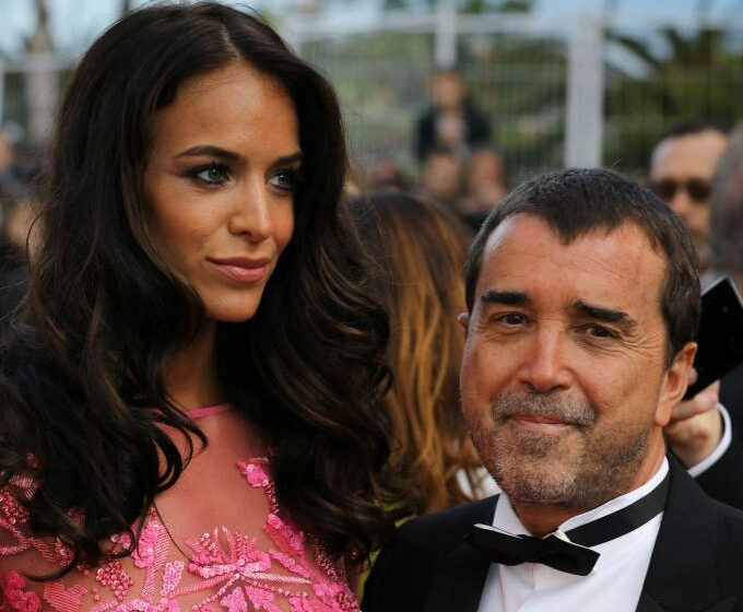 Arnaud Lagardère dément sa séparation avec Jade... elle efface le démenti et poste encore