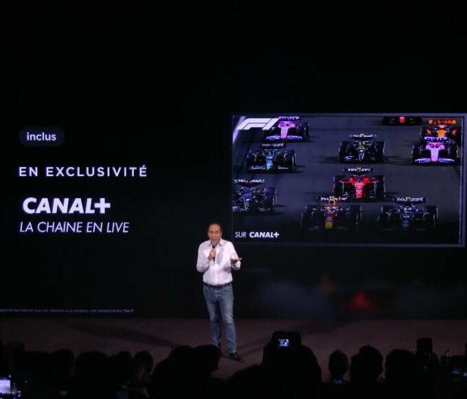 Xavier Niel (patron de Free) présente sa nouvelle Freebox Ultra, la première box qui intègre la chaine Canal+