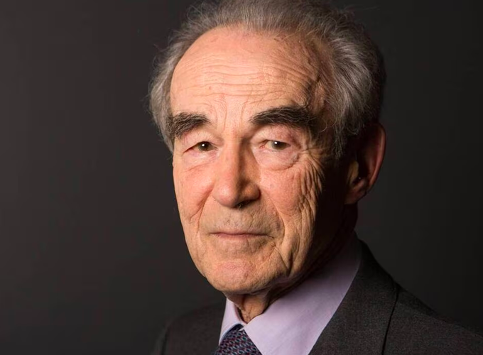 Les premières infos sur le biopic sur Robert Badinter