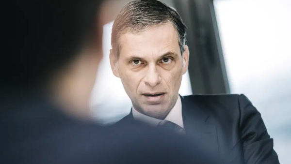 Rachat d'Altice Média : ce que Rodolphe Saadé (CMA-CGM) a dit aux représentants des salariés