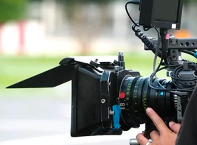 M6 va adapter la série turque "sahsiyet" avec Clémentine Célarié et Élisa Erka