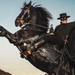 Jean Dujardin tombe le masque pour la nouvelle adaptation de "Zorro" bientôt sur France Télévisions