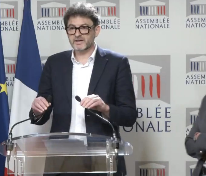 Pourtant membres de la majorité présidentielle, les députés MoDem s'opposent à la fusion des entités de l'audiovisuel public