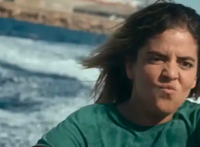 "Ado mais pas trop" dans lequel devait tourner Inès Reg pour TF1 se fera finalement... sans elle !