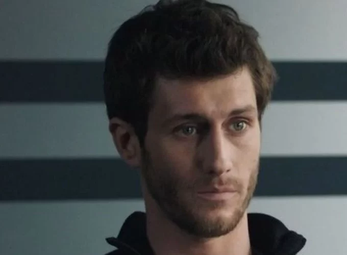 "Demain nous appartient" : Jean-Baptiste Maunier, le tueur en série surnommé "Le Monstre d'Argenteuil",a repris les tournages à Sète