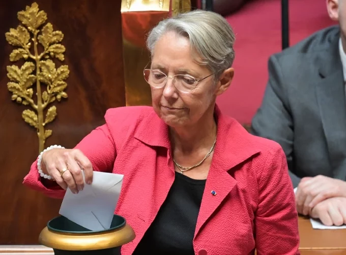 Élisabeth Borne se lance dans la rédaction d’un livre explosif sur ses années au gouvernement