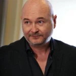 Malgré sa mise en examen pour viols et agressions sexuelles, Cauet saisit la justice afin de pouvoir revenir à l'antenne !