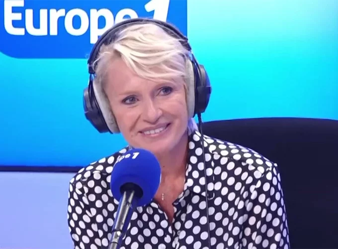 Sophie Davant reste sur Europe 1, seulement les week-ends, cédant sa place à Cyril Hanouna