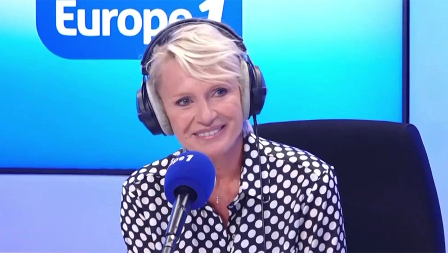 Sophie Davant reste sur Europe 1, seulement les week-ends, cédant sa place à Cyril Hanouna