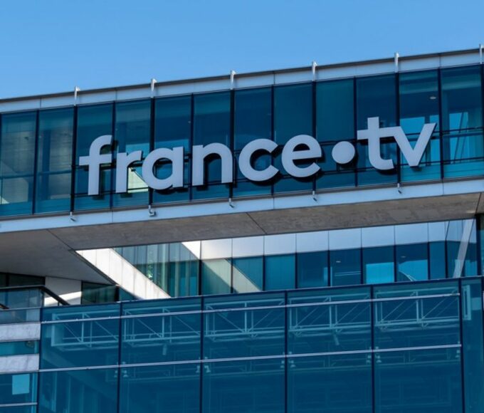 France Télévisions : la Cour des comptes alerte sur une réforme sociale « urgente »