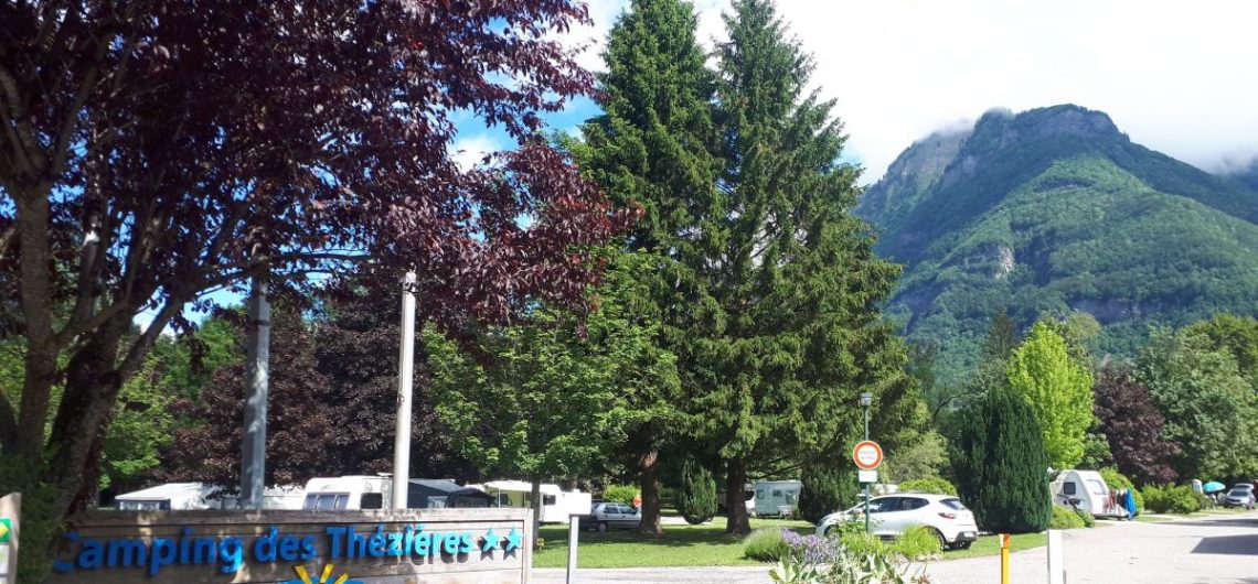 Orages : une Allemande meurt écrasée par un arbre dans un camping de Haute-Savoie